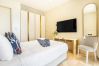 Apartment in Dubai - Astonishing 2BR Apt at FIVE Palm w/Sea View