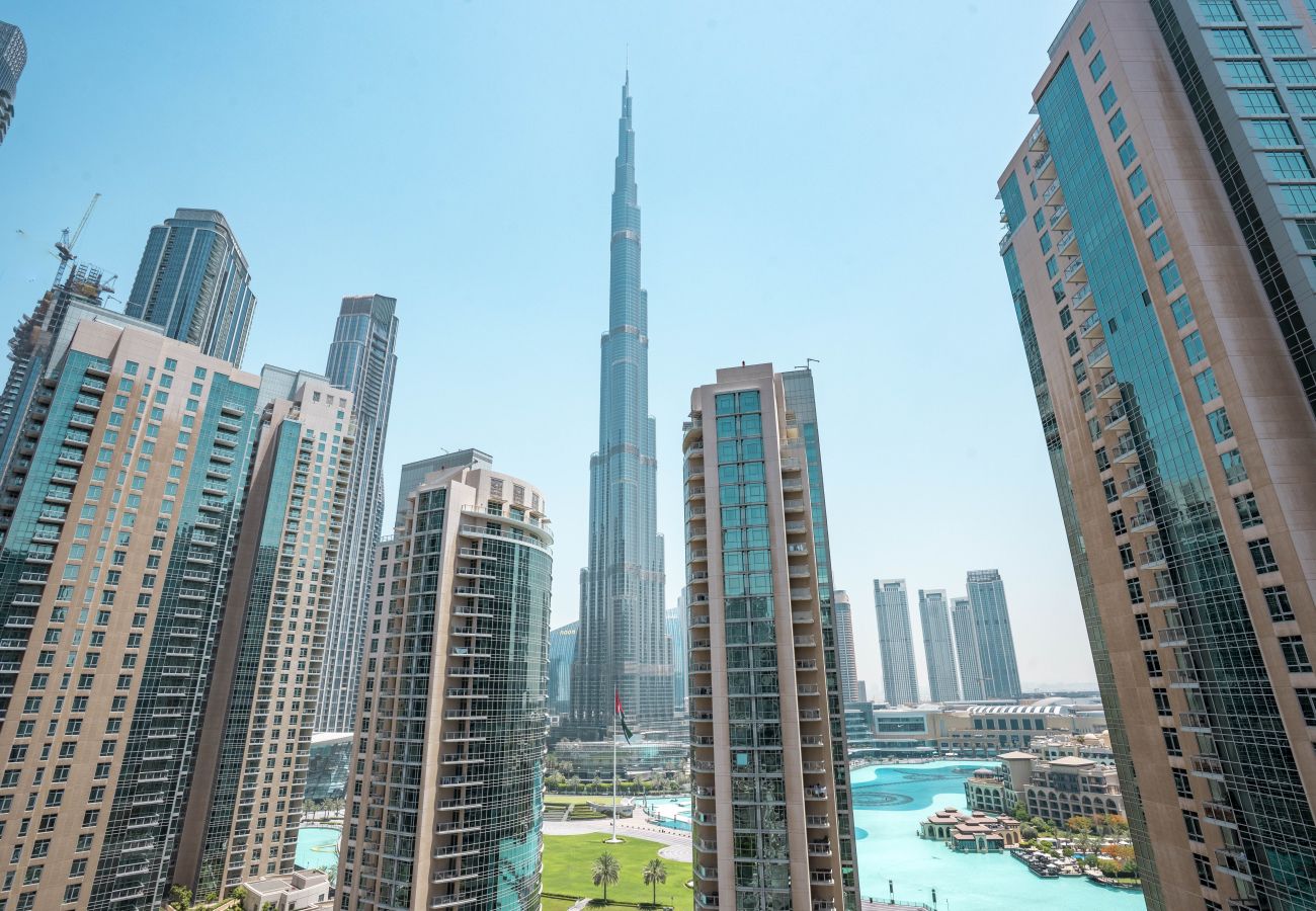 Apartment in Dubai - Contemporary 2BR Apt w/ Burj Khalifa & Fountain Views