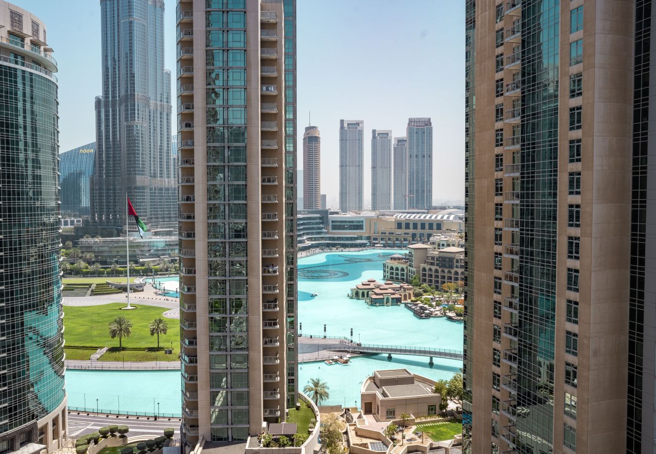 Apartment in Dubai - Contemporary 2BR Apt w/ Burj Khalifa & Fountain Views