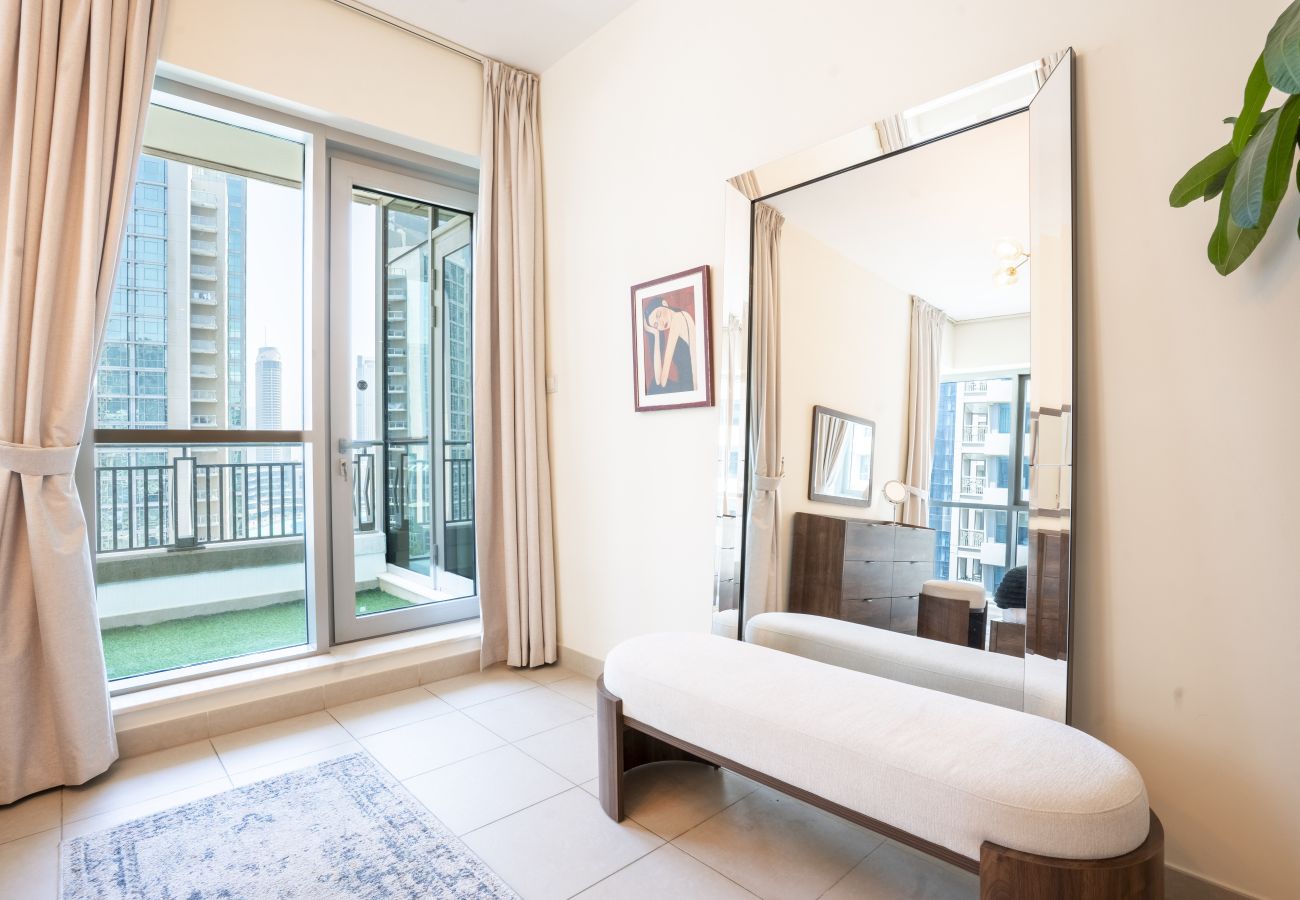Apartment in Dubai - Contemporary 2BR Apt w/ Burj Khalifa & Fountain Views