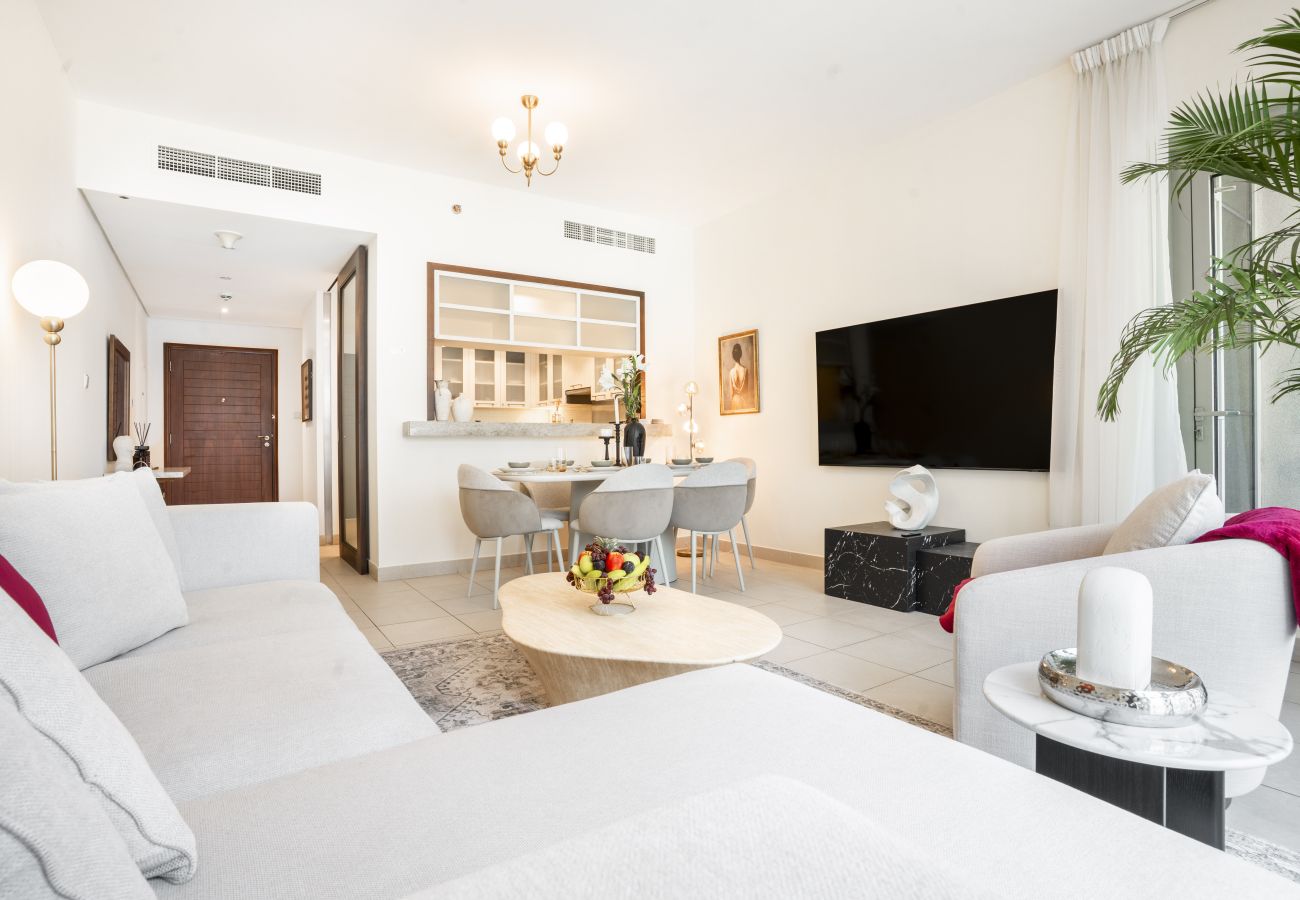 Apartment in Dubai - Contemporary 2BR Apt w/ Burj Khalifa & Fountain Views