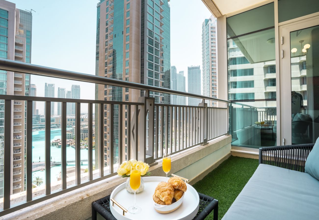 Apartment in Dubai - Contemporary 2BR Apt w/ Burj Khalifa & Fountain Views