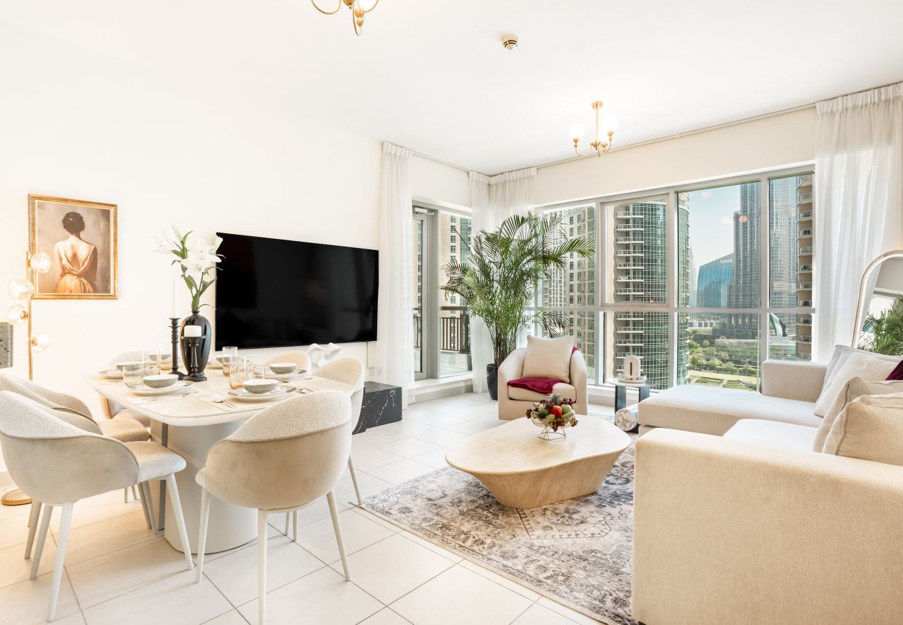 Apartment in Dubai - Contemporary 2BR Apt w/ Burj Khalifa & Fountain Views