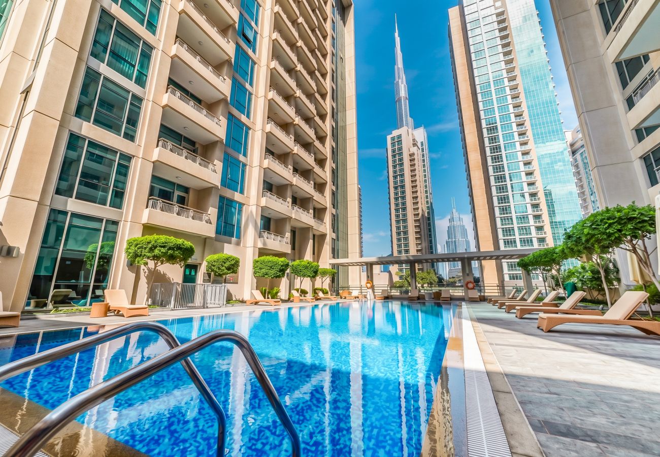 Apartment in Dubai - Contemporary 2BR Apt w/ Burj Khalifa & Fountain Views