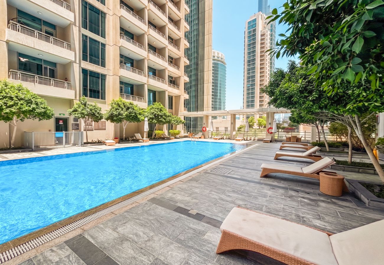 Apartment in Dubai - Contemporary 2BR Apt w/ Burj Khalifa & Fountain Views