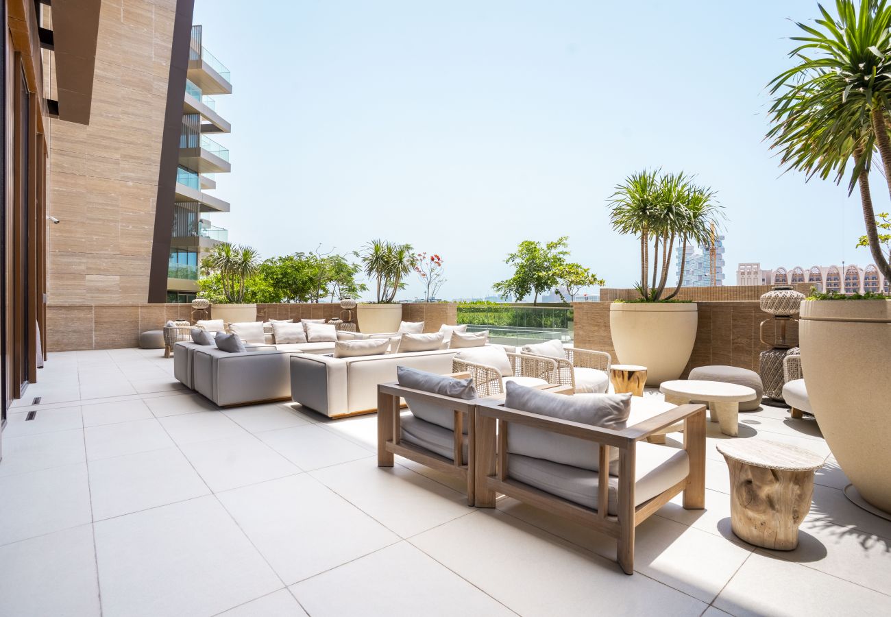 Apartment in Dubai - Breathtaking 2BR Apt w/ Sea view