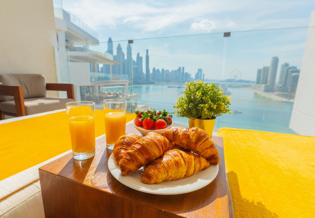 Apartment in Dubai - Impressive 2BR Apt w/sea view at FIVE Palm