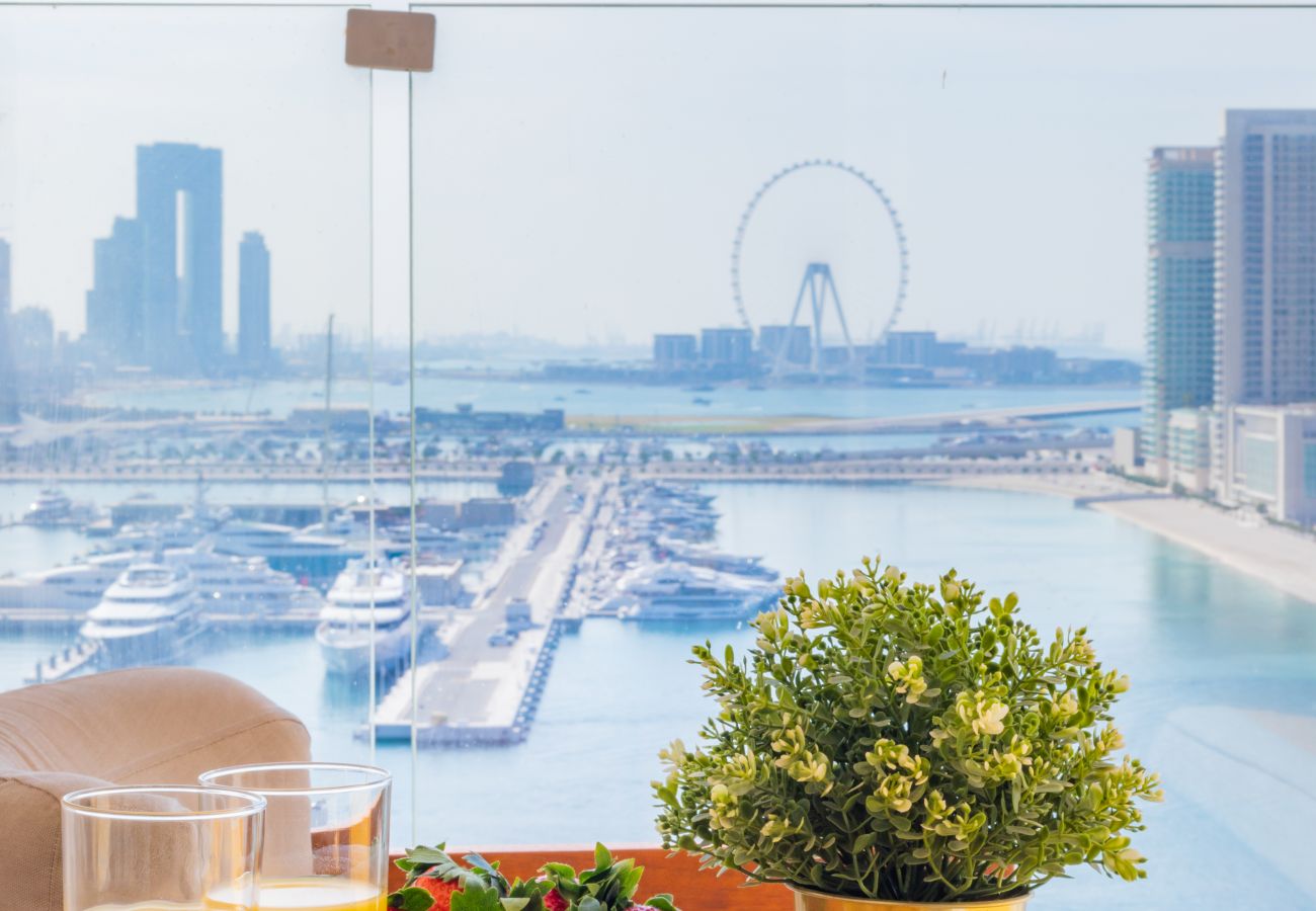 Apartment in Dubai - Impressive 2BR Apt w/sea view at FIVE Palm