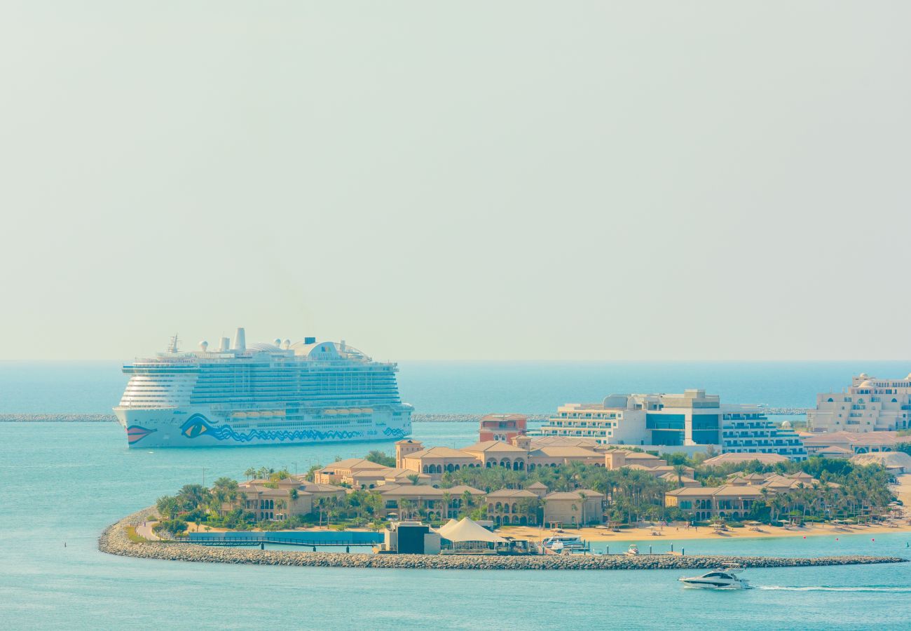 Apartment in Dubai - Impressive 2BR Apt w/sea view at FIVE Palm