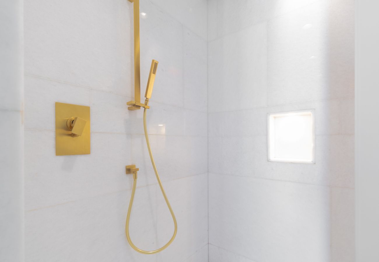 Apartment in Dubai - Impressive 2BR Apt w/sea view at FIVE Palm