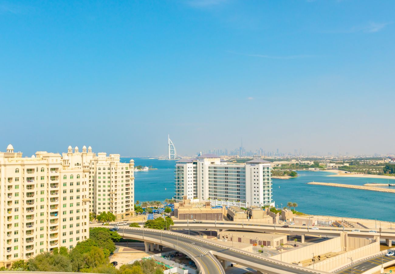 Apartment in Dubai - Impressive 2BR Apt w/sea view at FIVE Palm