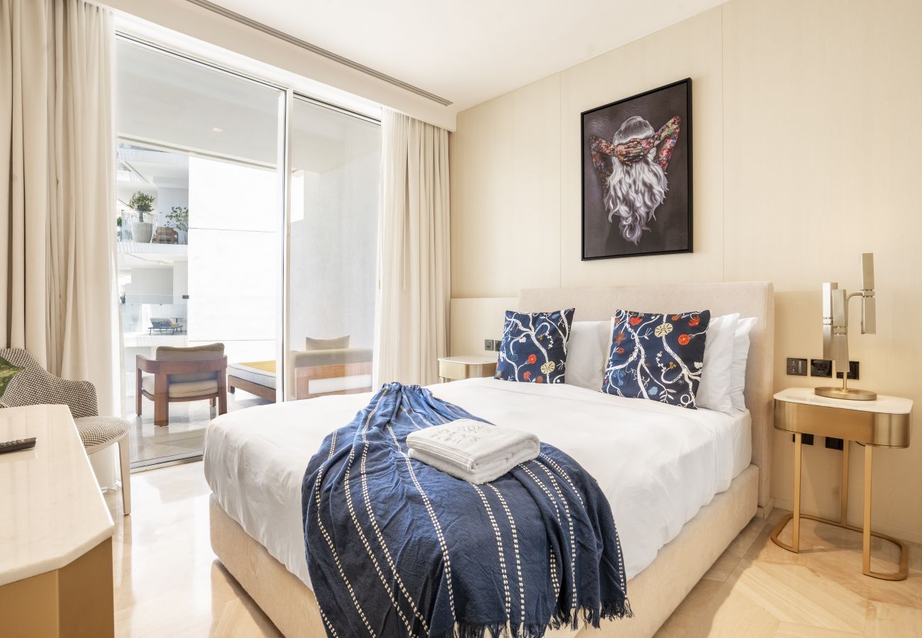 Apartment in Dubai - Opulent 2BR w/sea view at FIVE Palm